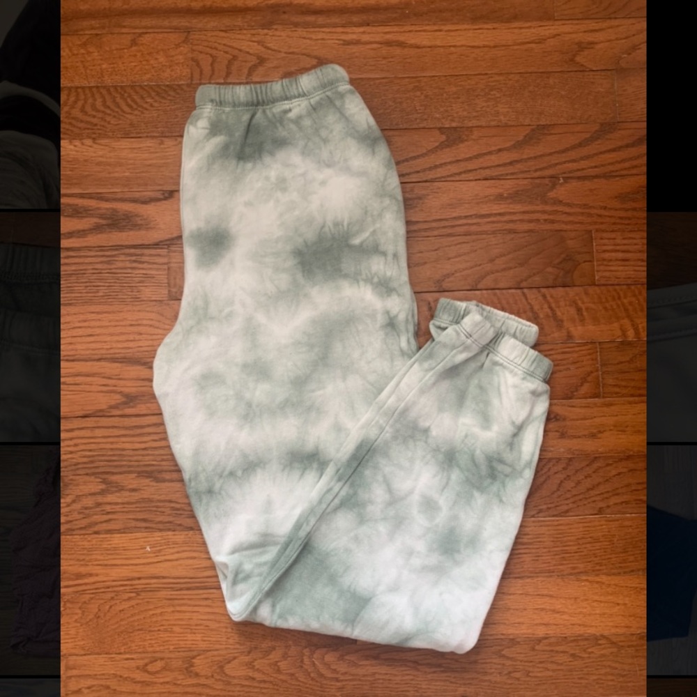Garage boyfriend joggers.